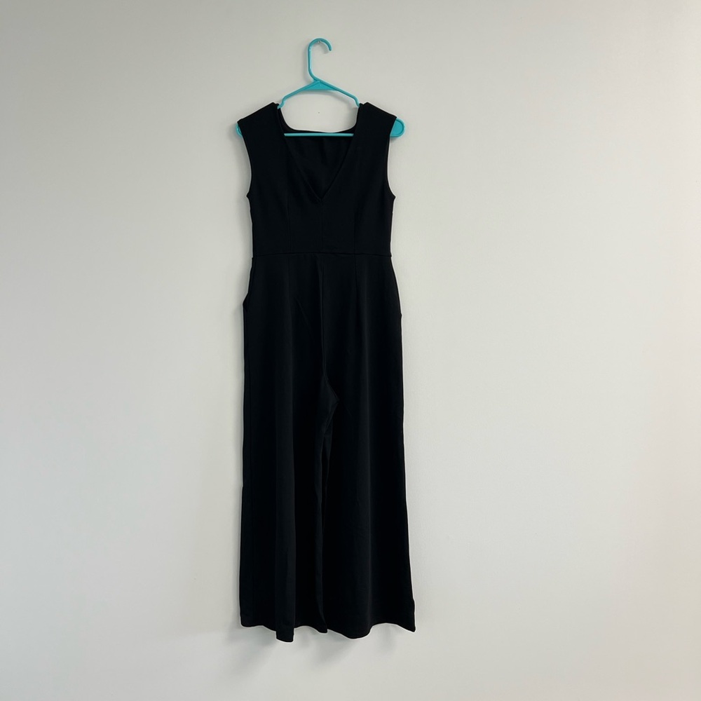 Old Navy Black Sleeveless Jumpsuit Classic Design